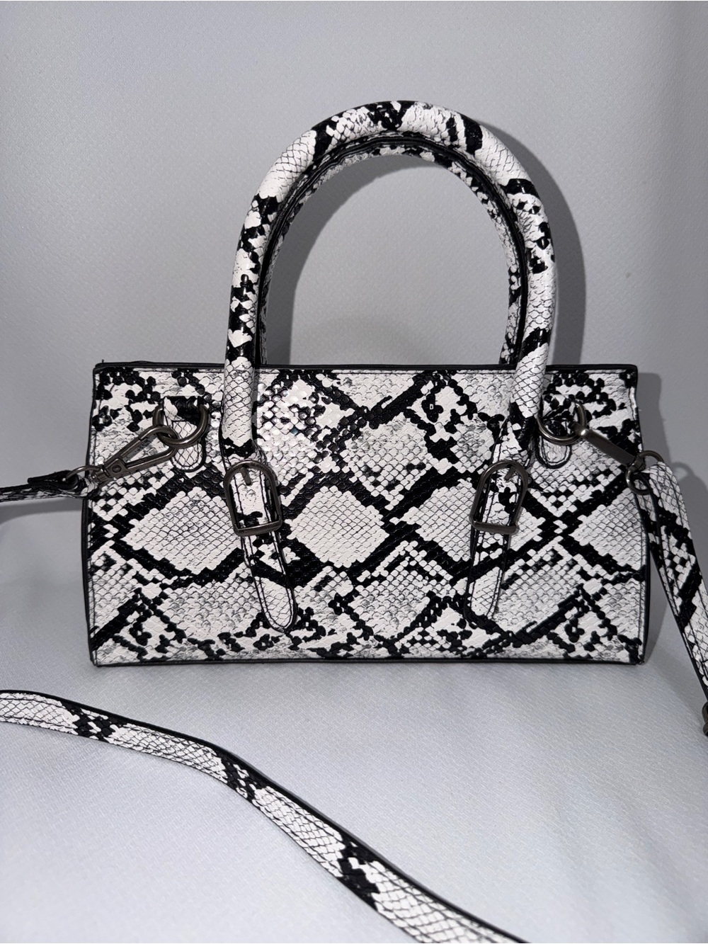 Ed Hardy Black & White Snake Print Satchel with Logo Charm - Picture 3 of 4